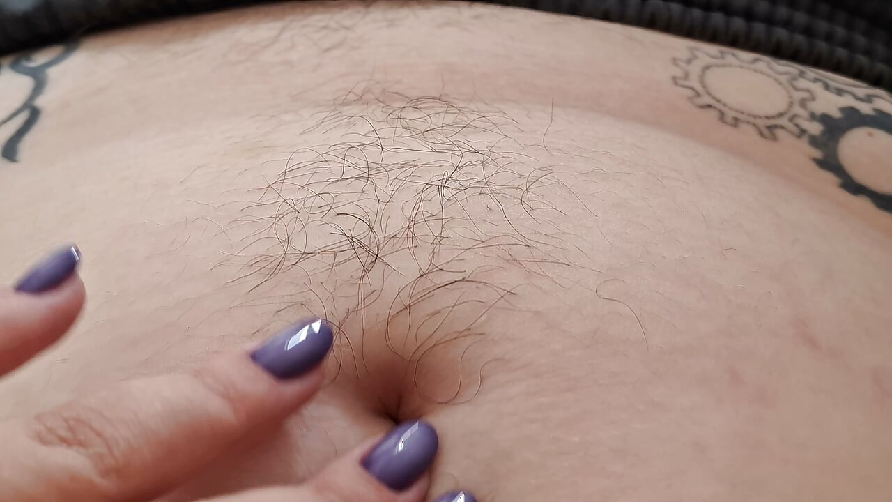 Uctívání mé chlupaté bbw bellybutton