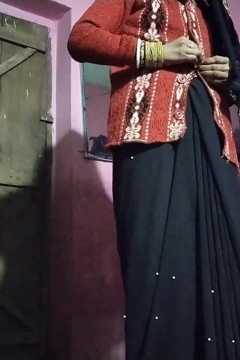 Desi Chudai, Lifting the Saree and Making the Ghore Standing and Sucking the Penis in the Mouth, Hindi