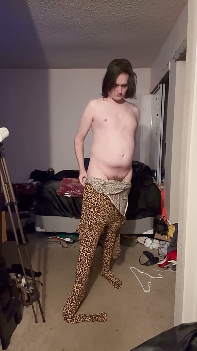 Urocza lalka Zentai Ubieranie się i zabawa