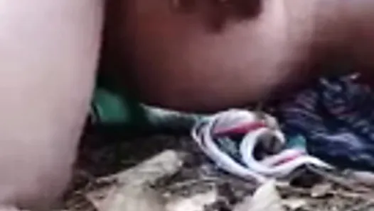 Desi Hindi girl fucking with her boyfriend in the Forest