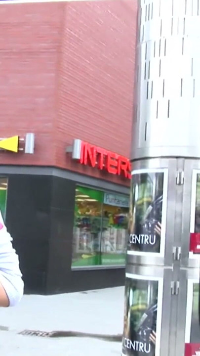 Anastasia an der Strasse angesprochen und im BumsBus gefickt | Clip 1