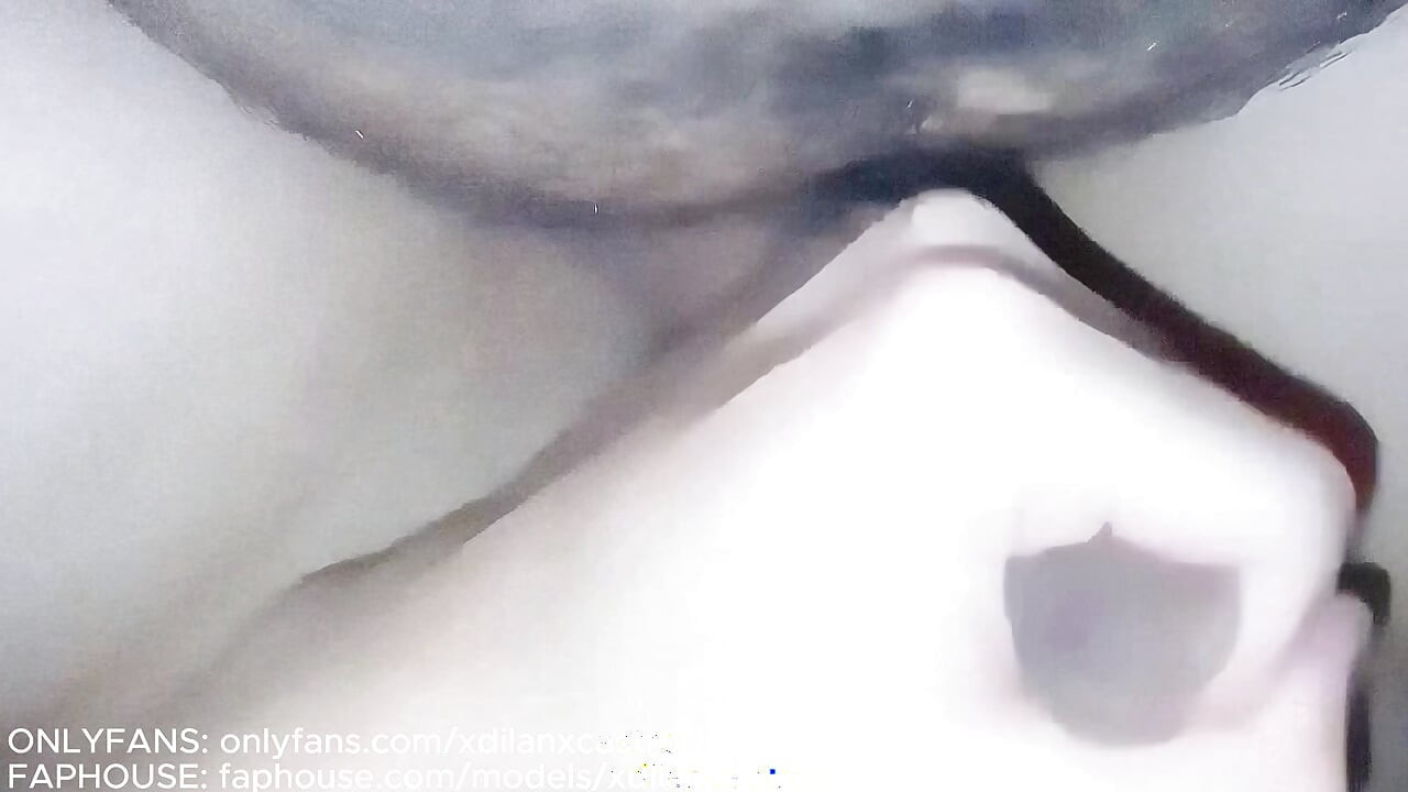 BEAUTIFUL TWINK OPENS HIS ANUS TO LET IN A HARD COCK TO FILL HIM WITH CUM