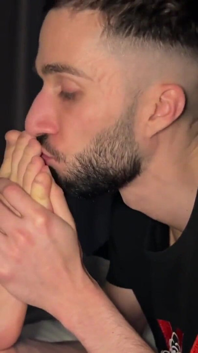 CITEBEUR.com - The Foot Licker And Cock Sucking Of The Beautiful Young Macho | Clip 1