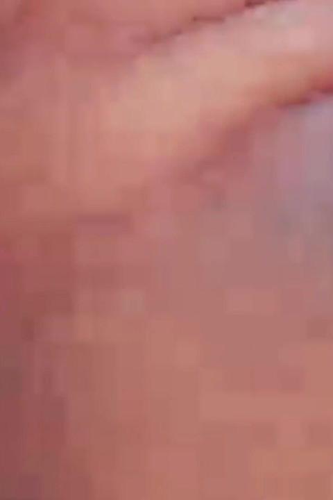 Ne mogu prestati drkati svoju mokru pičku