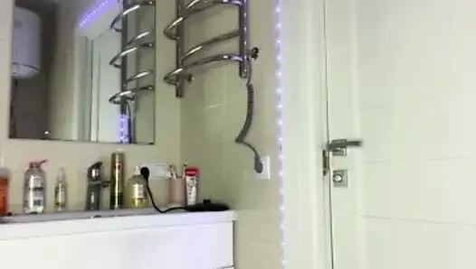 Двойное проникновение в кожаных леггинсах