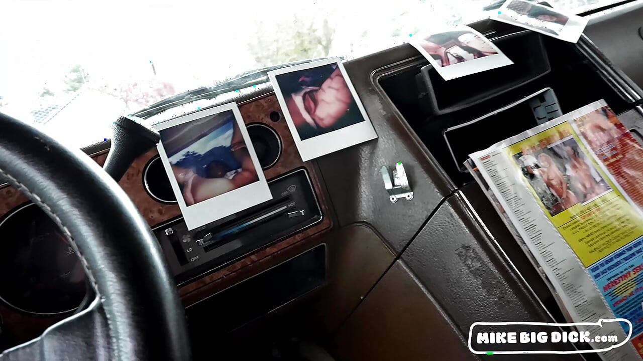 Van Side Hookup (MikeBigDick)