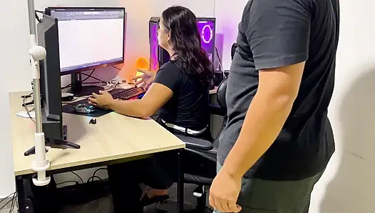 Жена изменяет на работе с боссом