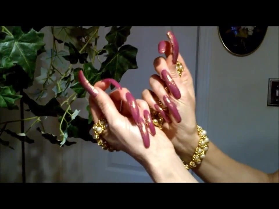 long nails fetish.
