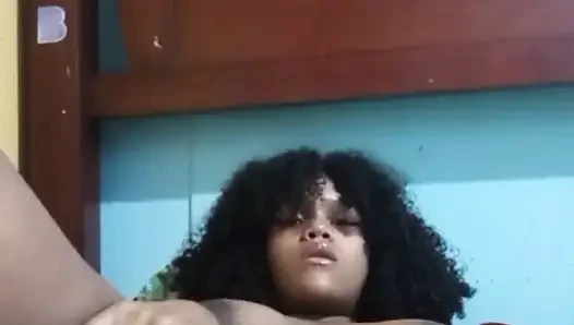 Hintli aldatan evli kadın sevgilisi için kendini kaydediyor