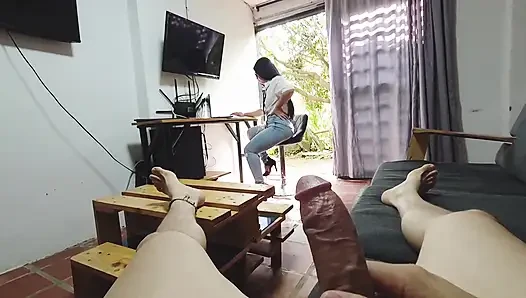 Bölüm bir işsiz arkadaşım beni sikiyor, yarağını emip yüzüme boşalana kadar beni yalnız bırakmıyor... Ne kadar lezzetli