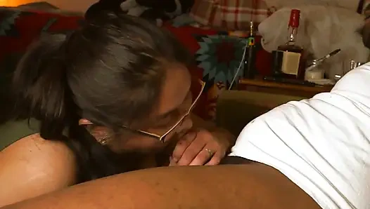 Dee zieht diese tiefe nuss