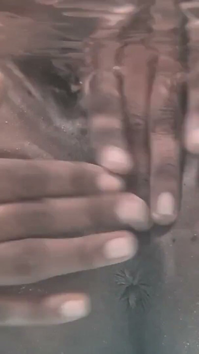 Chiloți fără pubis cu futai. spermă pe pizdă | Clip 1