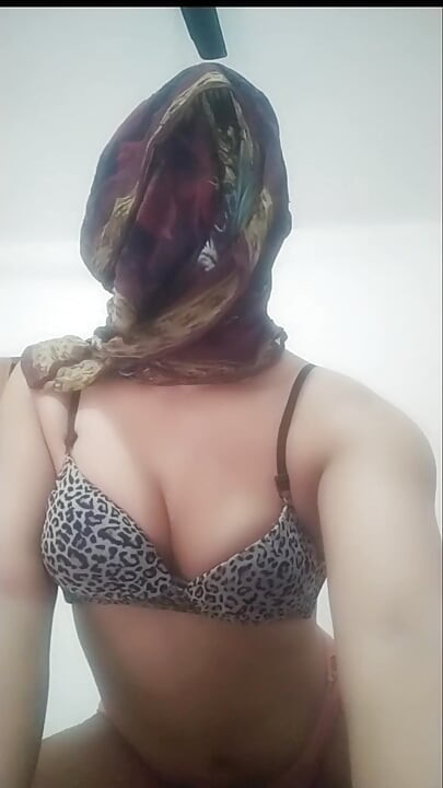 Tight pussy indian bhabi masturbation video