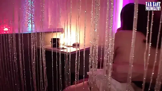 Leidenschaft entzündet sich in einer Underground Lounge -teil 1