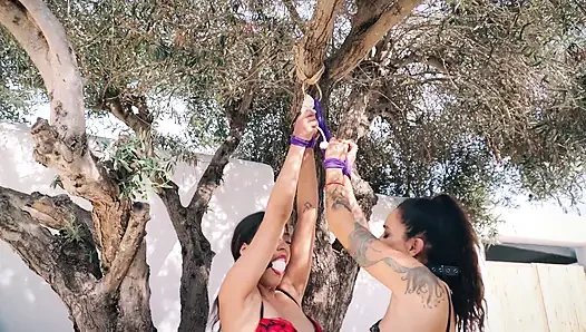 Lola Lu und Lana Disziplintag für missrasierte Schüler 4K
