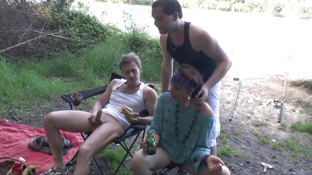 Quente ação dp na floresta