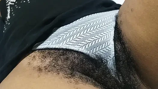 Rekaman seks ibu-ibu dengan memek berbulu paling hot dientot habis-habisan sama pacarnya