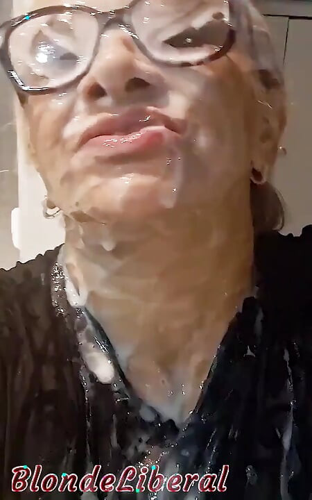 결혼한 놈들은 나에게 이런 짓을 했지만, 그들은 심지어 자지를 보여주고 싶지도 않았다. 정액이 많은 다른 놈들을 기다리고 있습니다