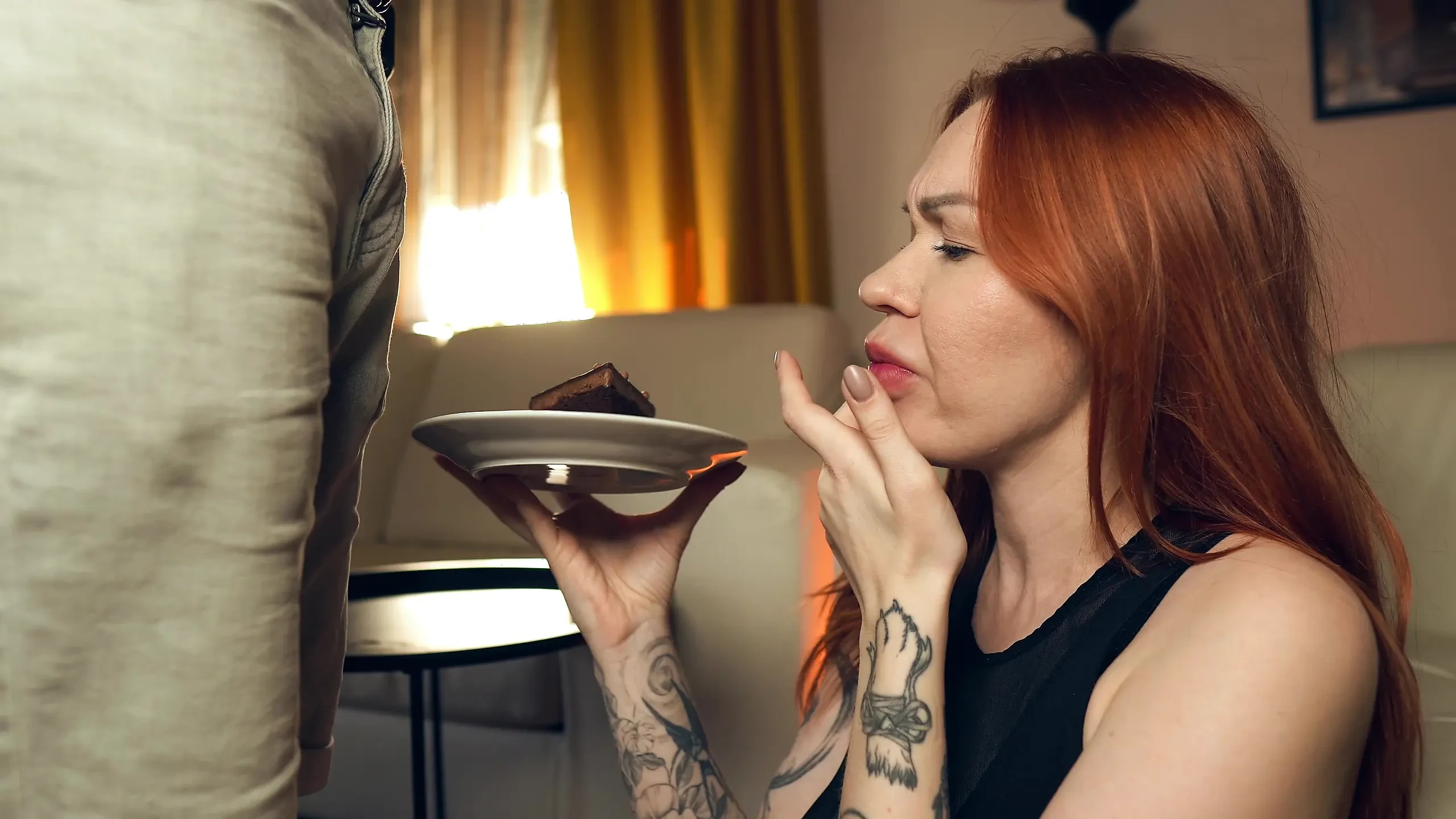 Step Mom's Kinky Cum-eating Cake Fetish in Steamy Kitchen Turns Into a Forbidden Food Porn Fantasy That Satisfies Her