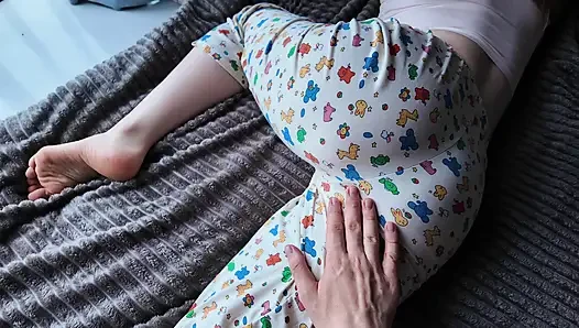 Eine sehr geile stiefschwester fiel auf mein bett