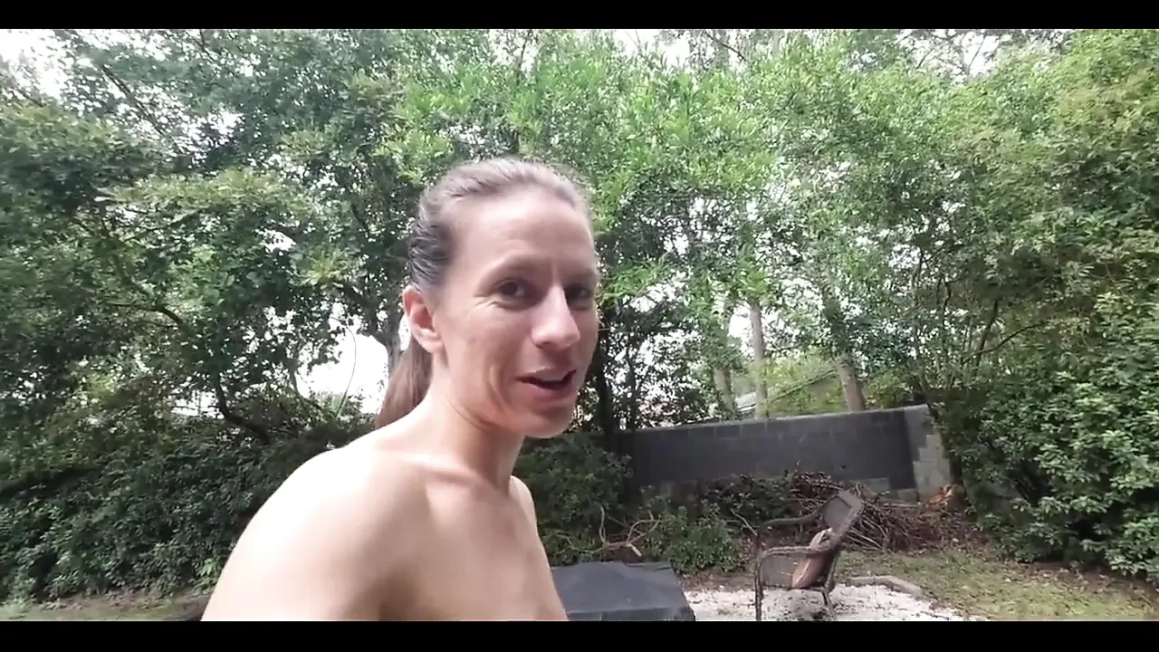 Құл базарындағы жалаңаш, бұғауланған құлдар