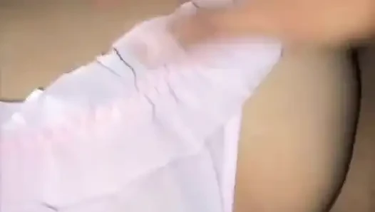 Asyalı genç kovboy kız ve sevimli kostümlü domaltma
