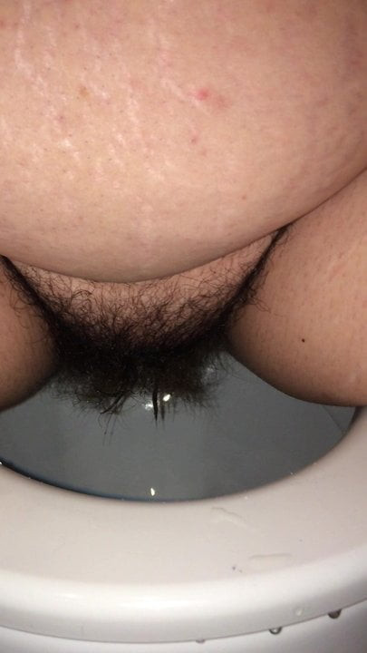 hairy bush pissing