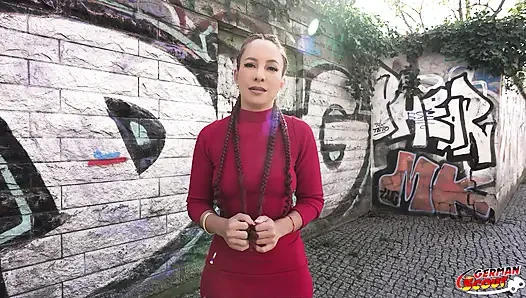 Alman izci - yuvarlak götlü latin genç erkek avcısı Roberta Faganelli prezervatifsiz oyuncu seçmelerinde sikişiyor