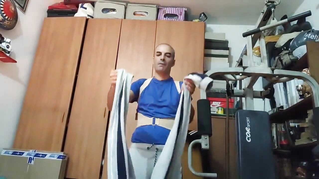 เย็ดหุ่นกูบนยิมของกู