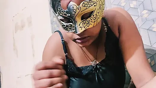 Bhabhi ki gand me mota lund dalte hi bhabhi chila gae ur dard se rone jaisa face bana liya