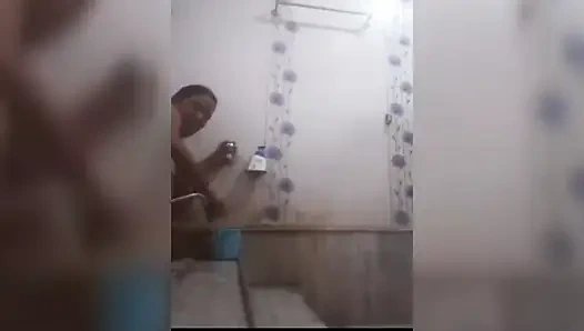 Bibi teman ibu tiriku shobha