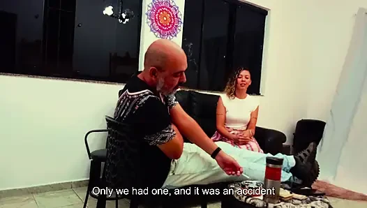 Istri religius berutang pada rentenir.