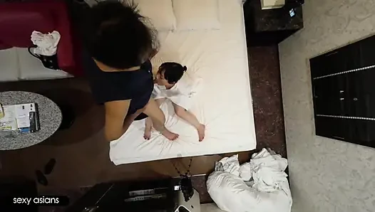 Aksi hot lesbian wanita dengan tubuh aduhai dan pesona super semok yang lagi sange berat!