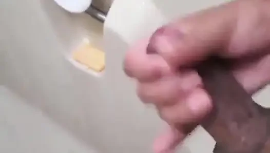 Browndicksavior duş alıyor ve fleshlight'ına boşalıyor