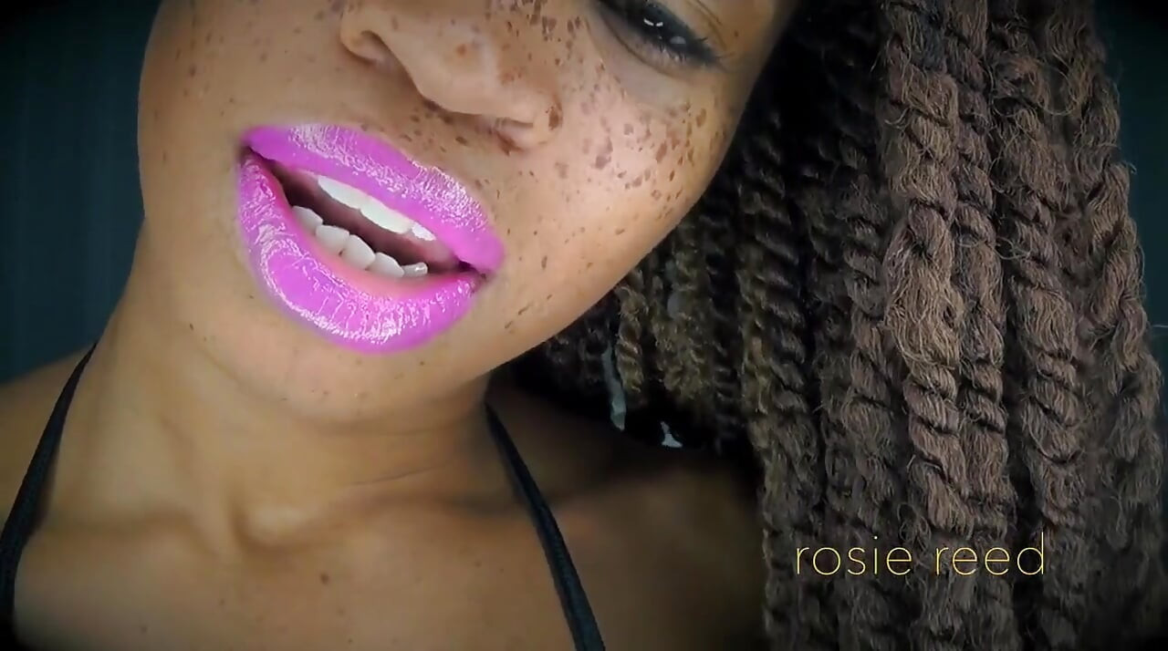 Magtesløs mod fuchsia læber - Pink læbestift fetish med gudinden Rosie Reed fascinerer dig til læbestiftslaveri - 1080p HD