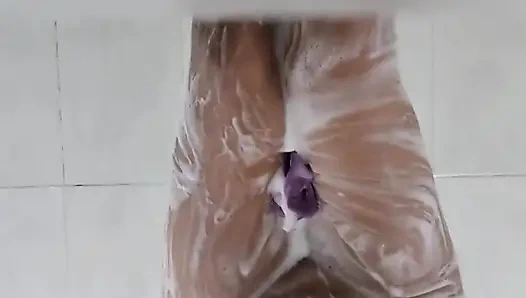 Я сделала видео, как я принимаю душ