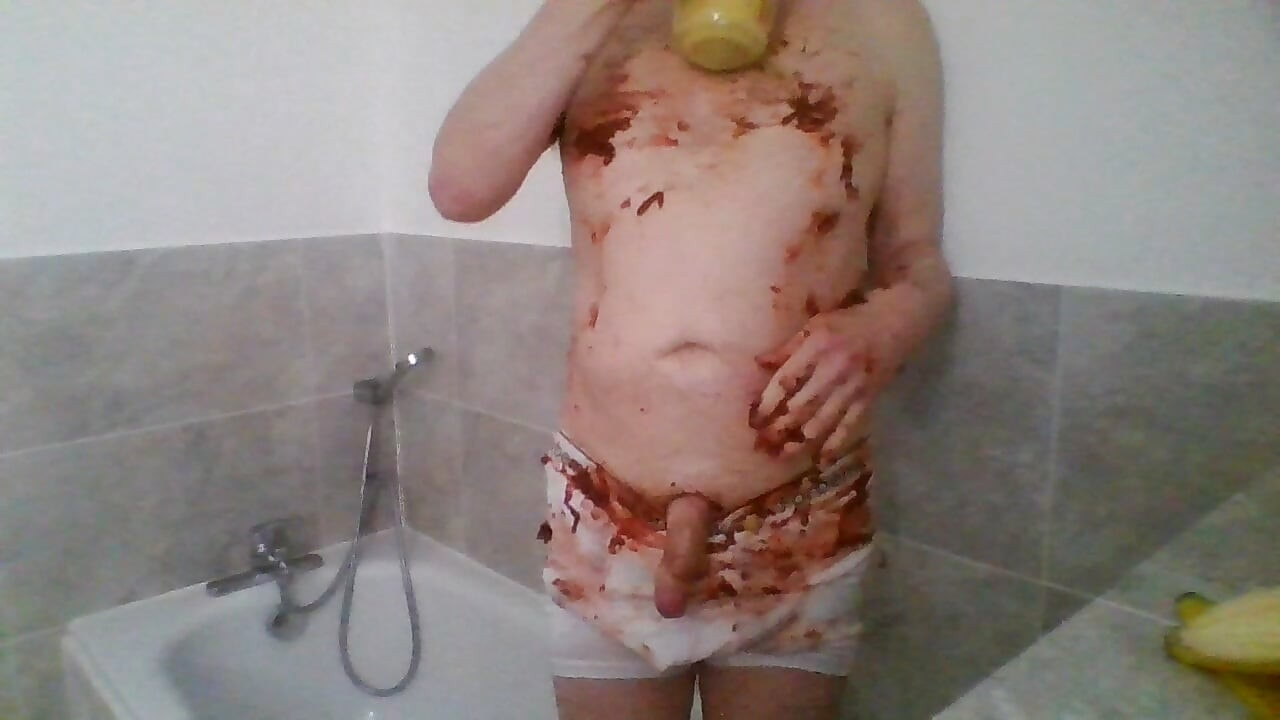 Messy piss and food wank