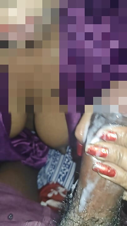 Wife sucking huby dick
