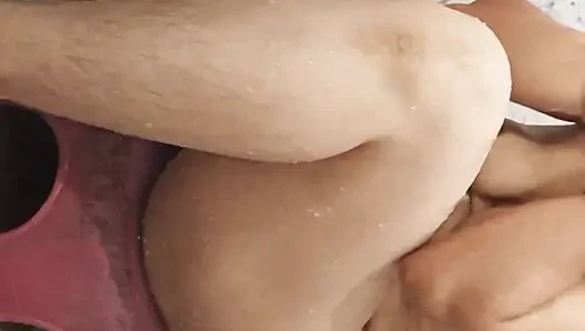 Pertunjukan video mandi gaya baru priya bhabi