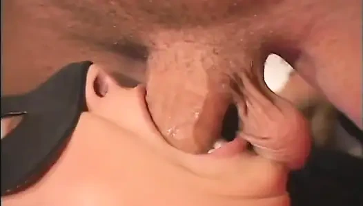 Внезапное анальное удовольствие для горячей шлюшки