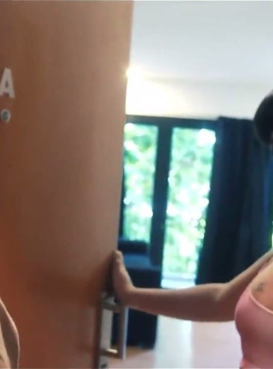 The Neighbor Provoked the Worker Specialized in Anal Sex