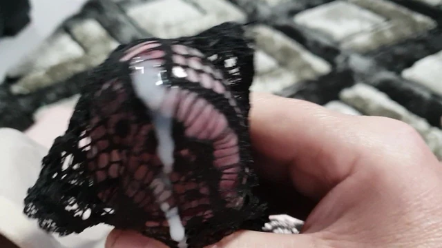BLACK LACE CUMSHOT