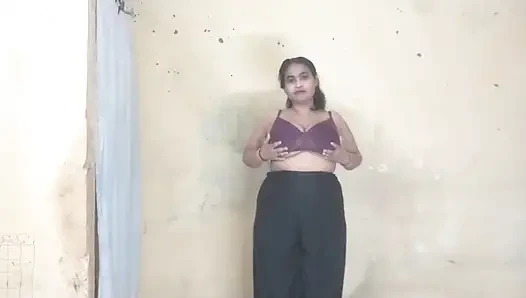 Geile fotografin fickt heißes desi-model während des privaten shootings hart im doggystyle