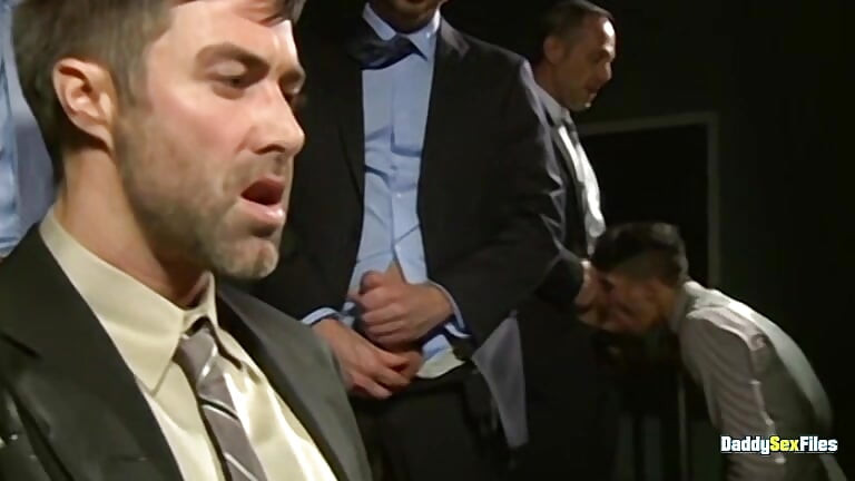 DaddySexFiles: Brock Rustin i njihovi kolege pridružuju se JD Ryderu na orgiji nakon posla