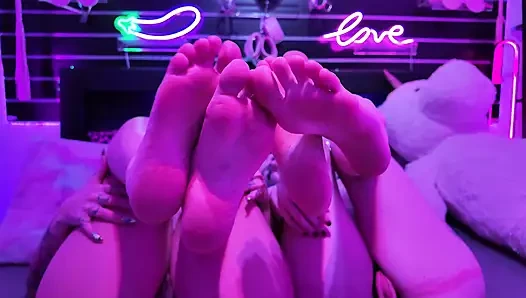 Cum on our feet please baby - pretty girl feet teasing