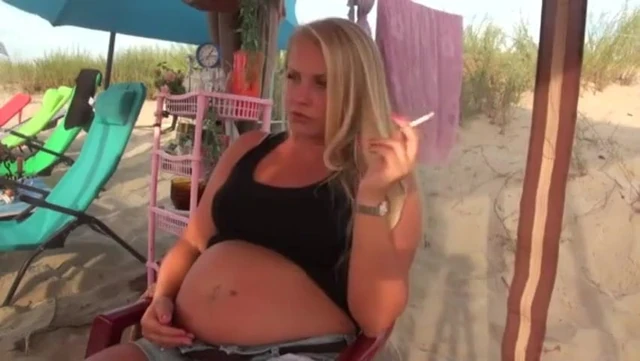 smoking hot blond girl