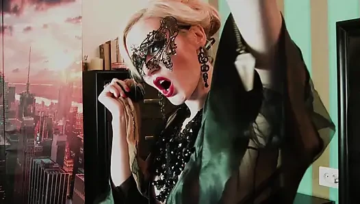 Aşırı dozda solucan külotlu çorap