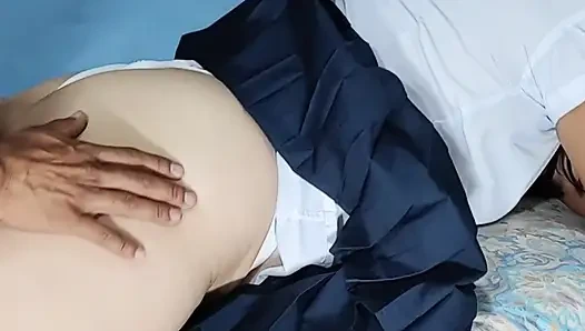 Linda Schoolgirl Memiliki Pink Pussy Virgin dan Akhirnya Berhubungan Seks Untuk Pertama Kali dari Video Tamil Indian X.