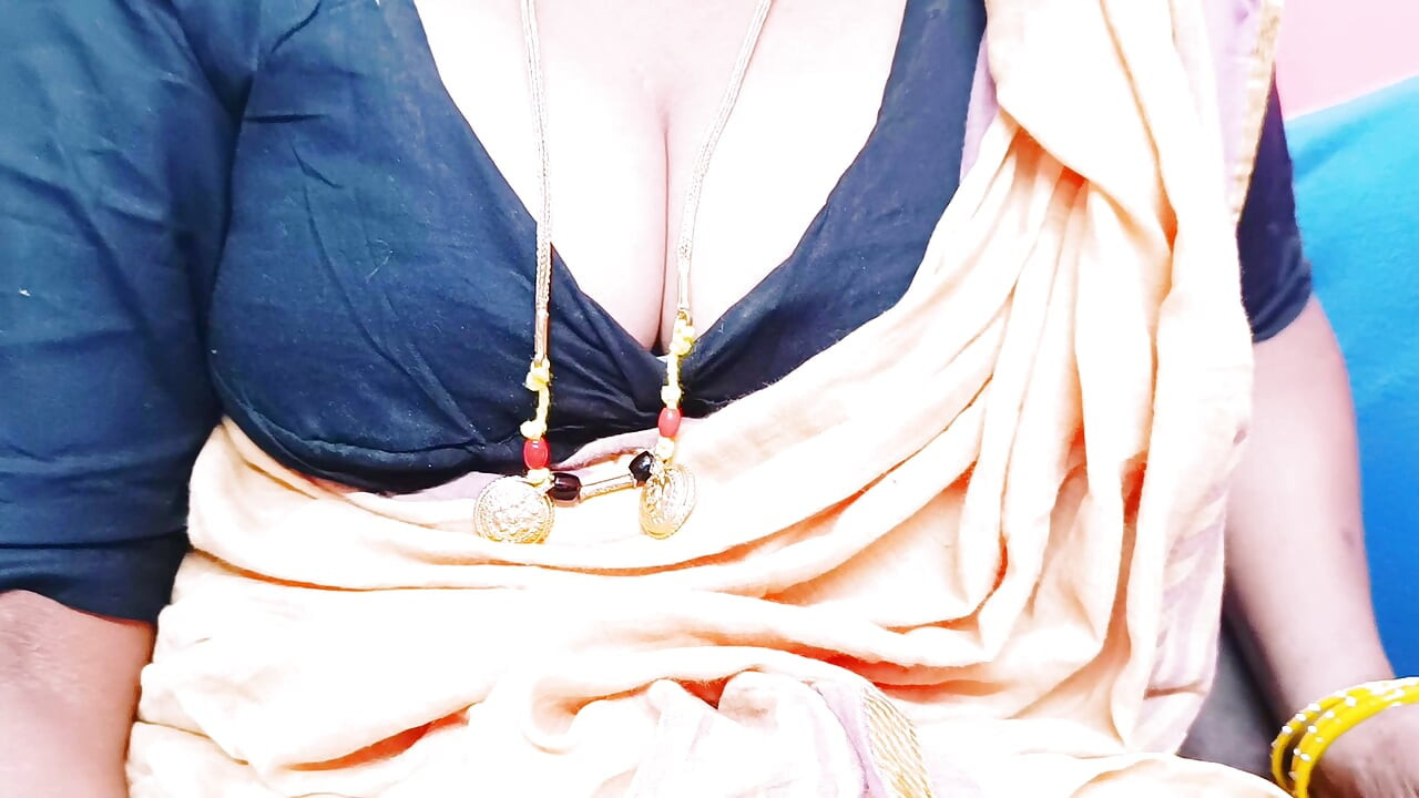 인도 화난 새엄마 불행히도 배다른 아들 따먹기. 텔루구 더러운 회담.