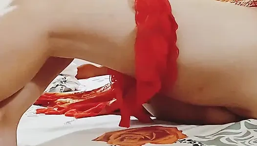 Страстный и жесткий секс между лучшими друзьями в домашнем видео